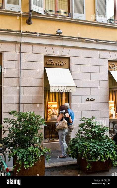 cartier via montenapoleone